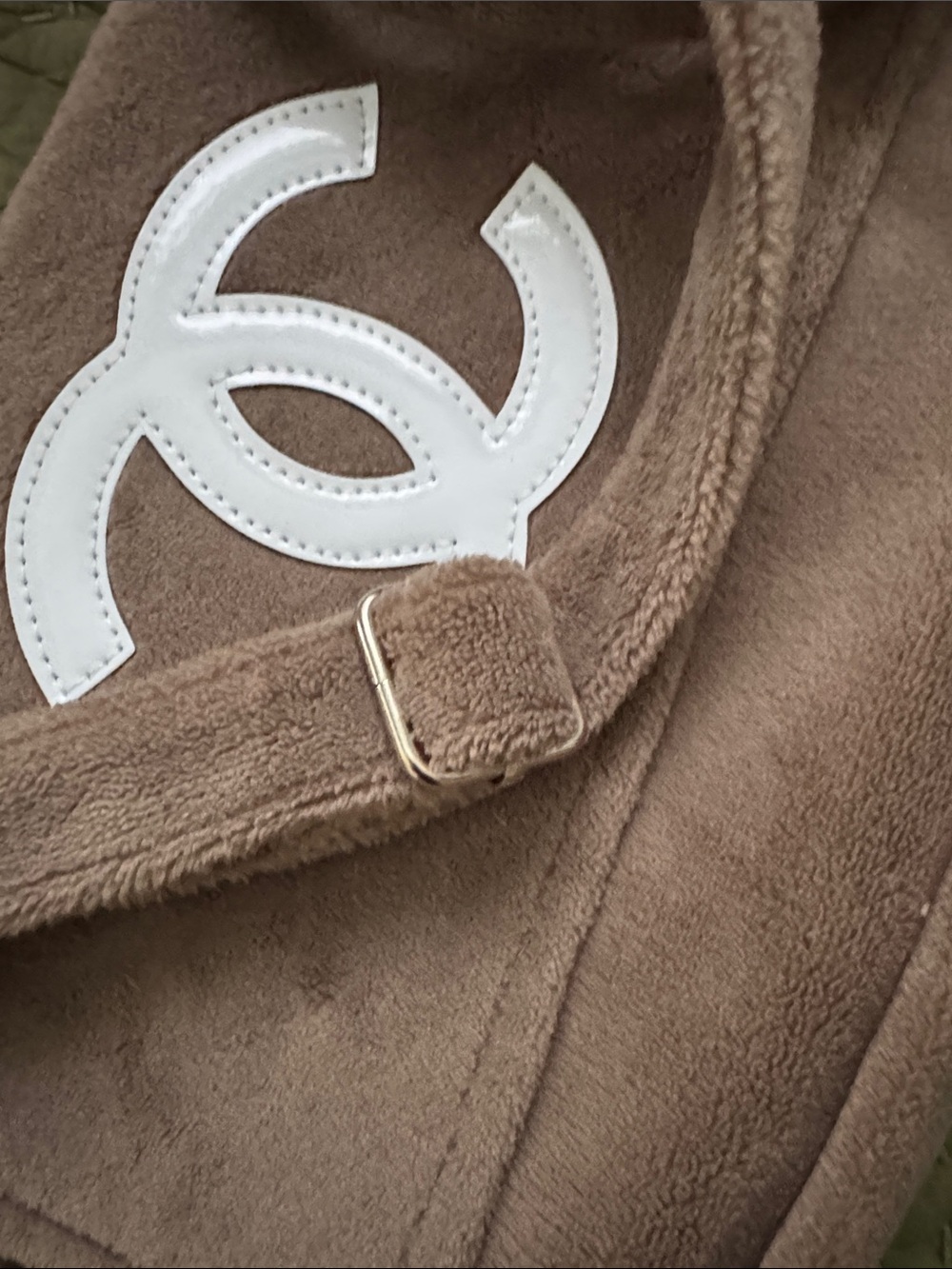CHANEL Taupe Adjustable Shoulder Bag with White CC Logo - Picture 6 of 9